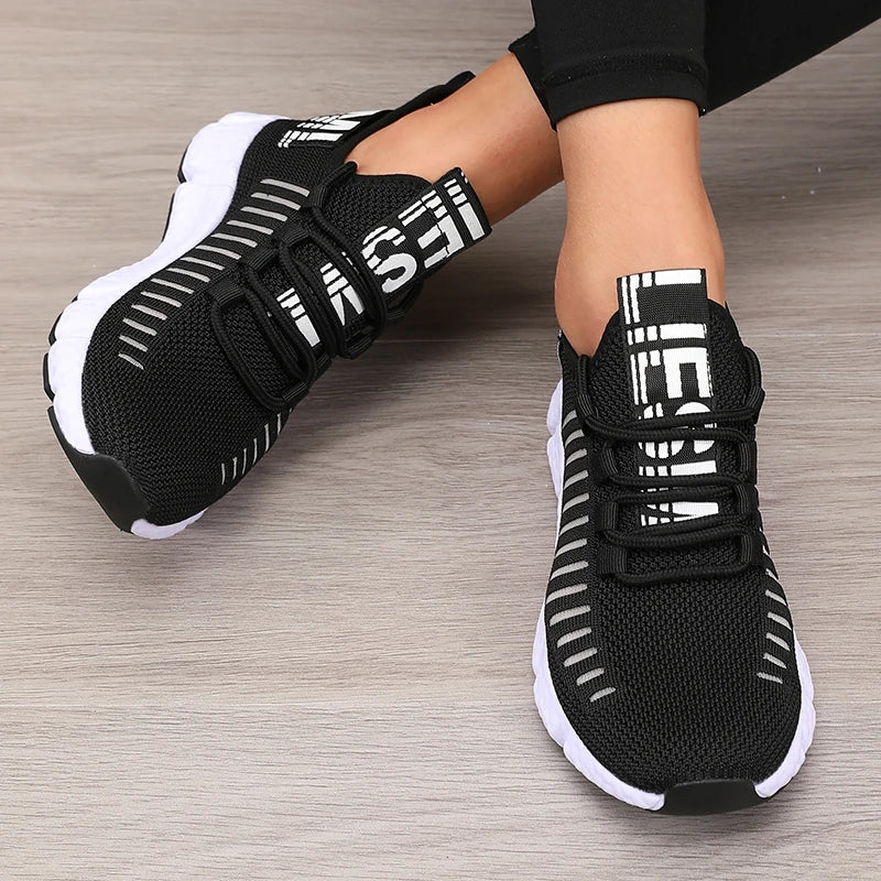 Paso Ligero - Tenis Blancos Casuales para Mujer - lifestyle